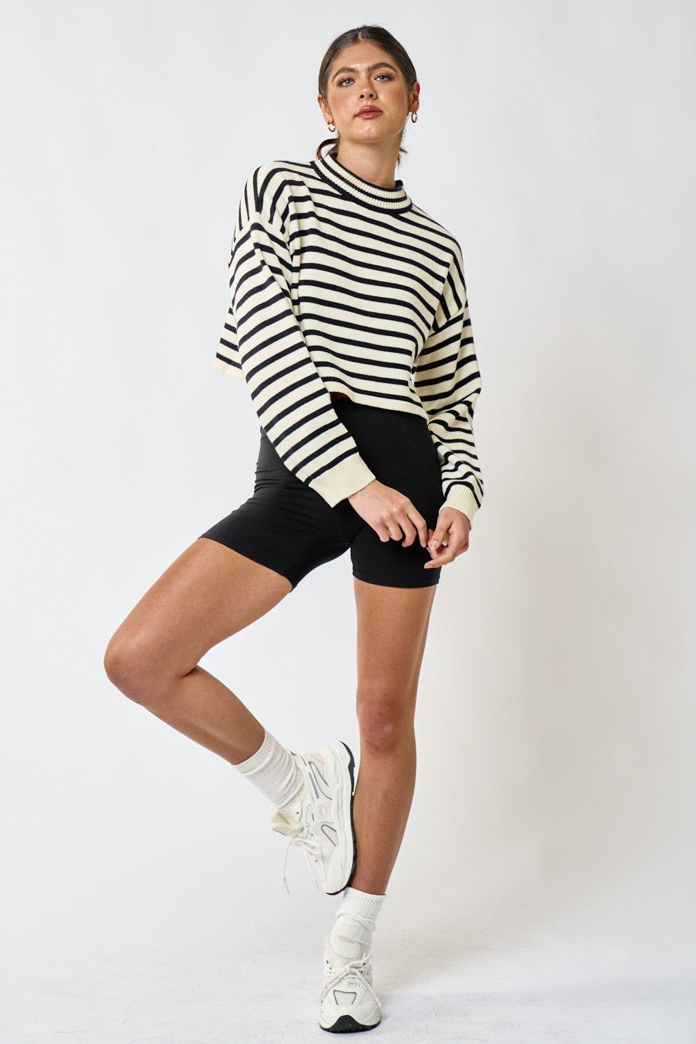 IBT29511_WHITE-BLACK sold by Blue Blush product image thumbnail 5