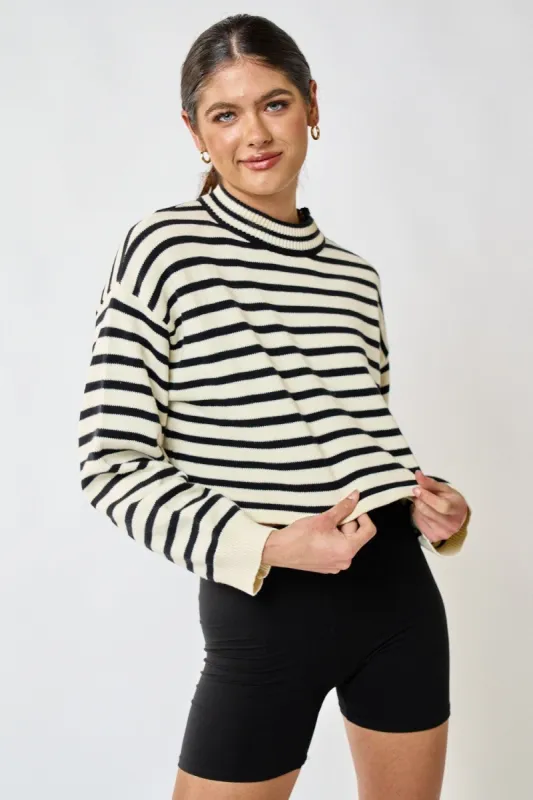 IBT29511_WHITE-BLACK sold by Blue Blush