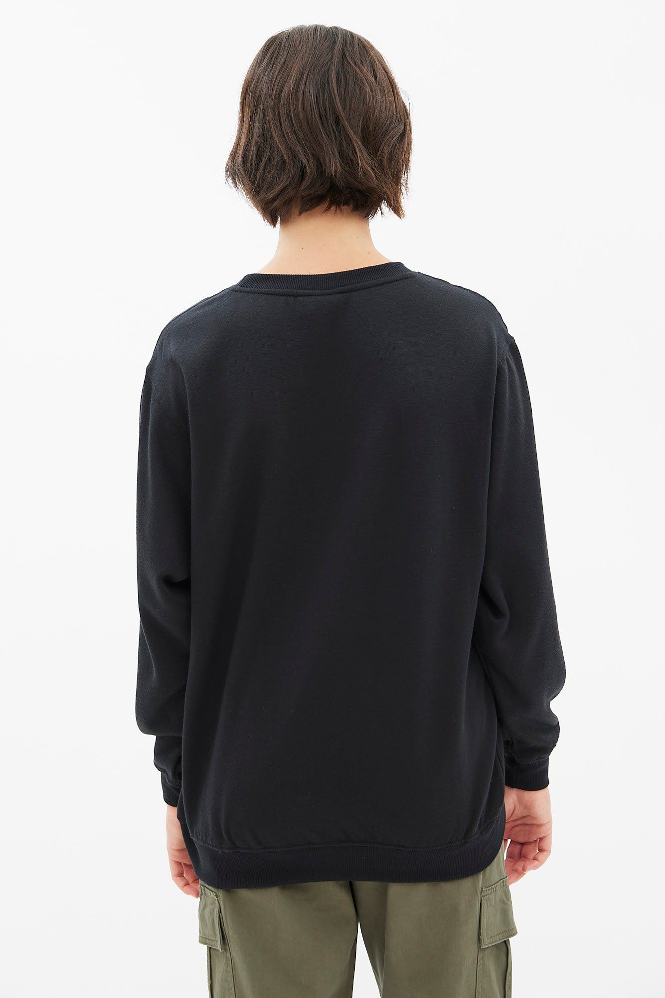 Guns N' Roses Graphic Oversized Crew Neck Sweatshirt sold by Bluenotes product image thumbnail 4