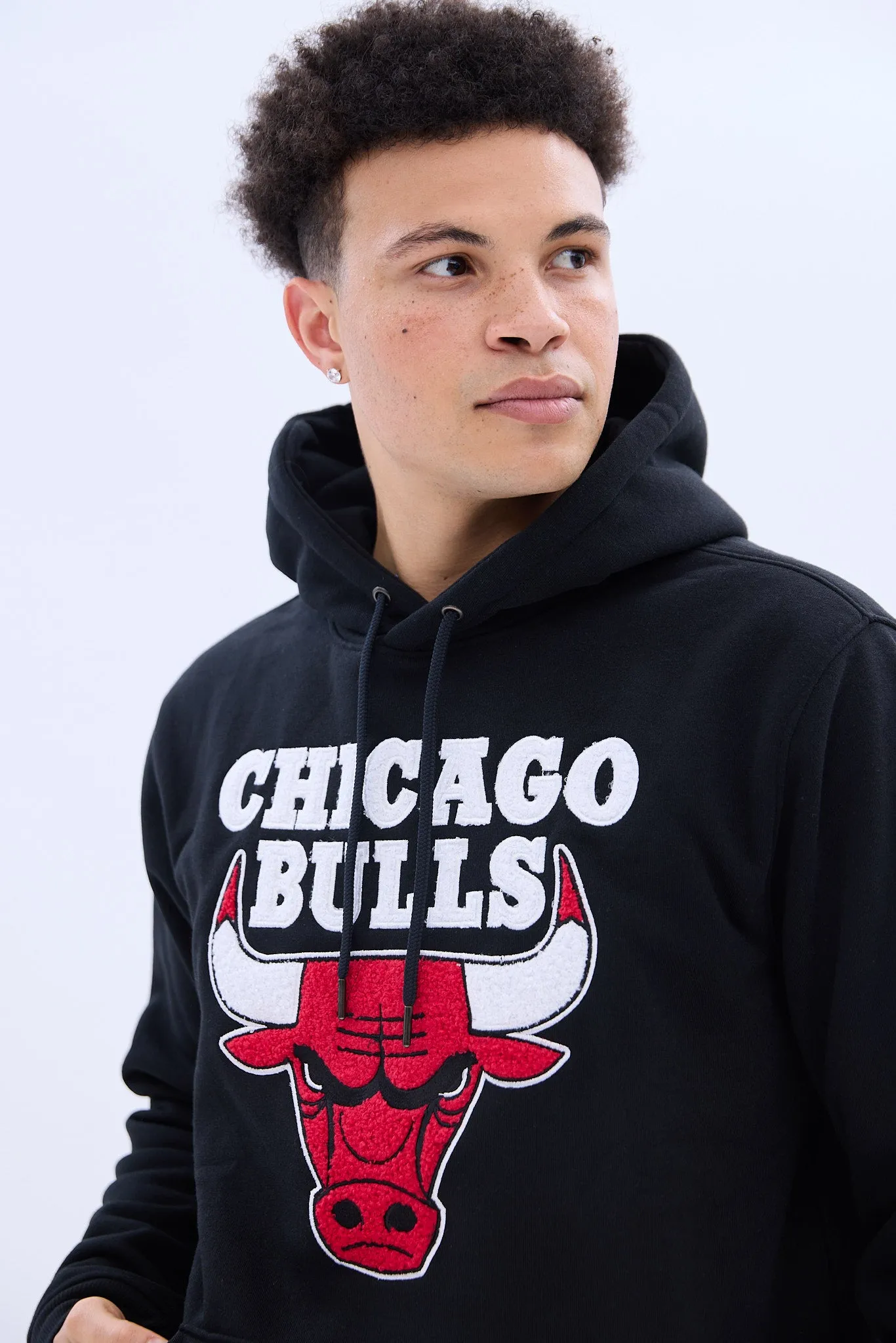 Chicago Bulls Graphic Chenille Applique Pullover Hoodie sold by Bluenotes product image thumbnail 3