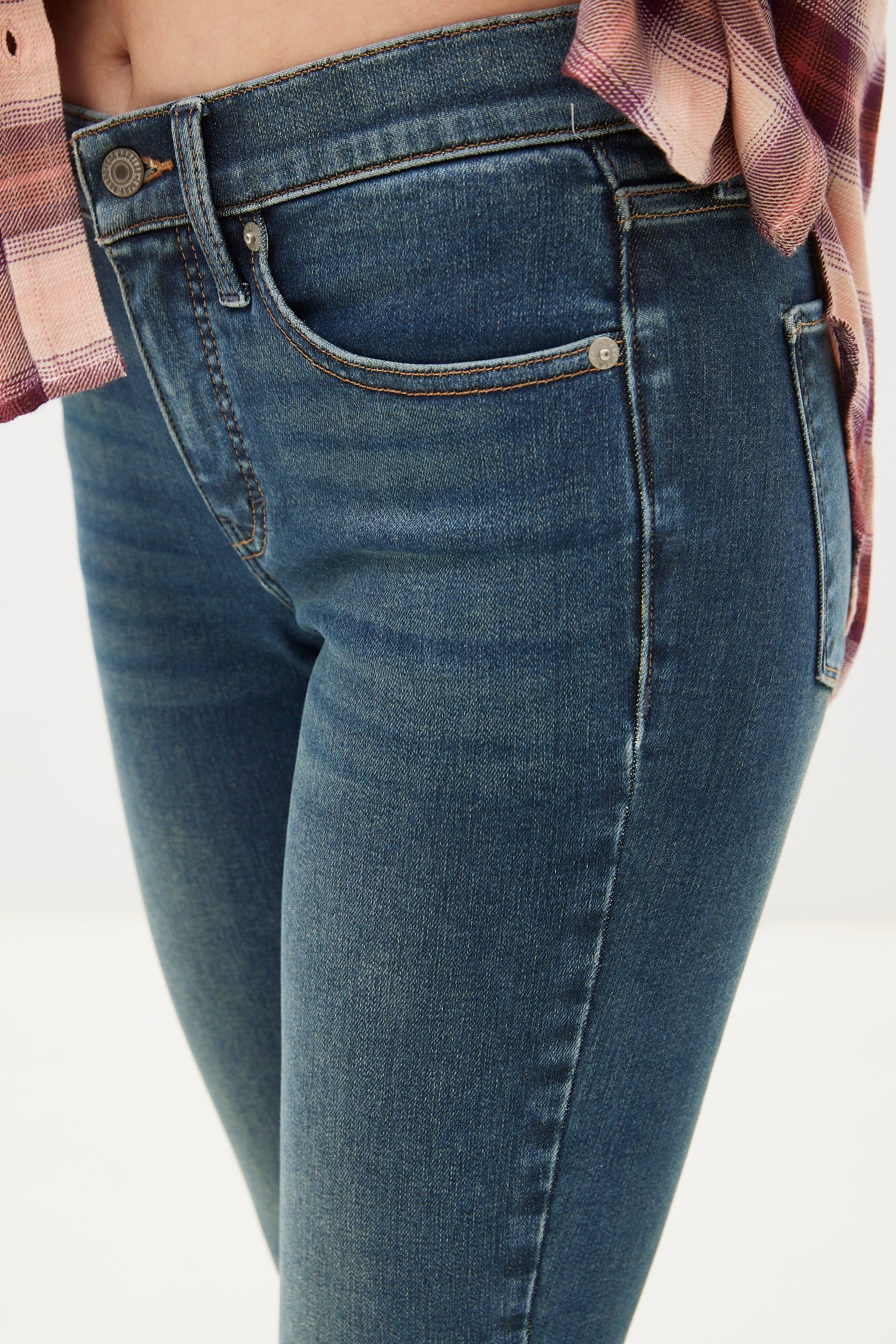 Mid Rise Ava Skinny Jean 31" sold by Bluenotes product image thumbnail 3