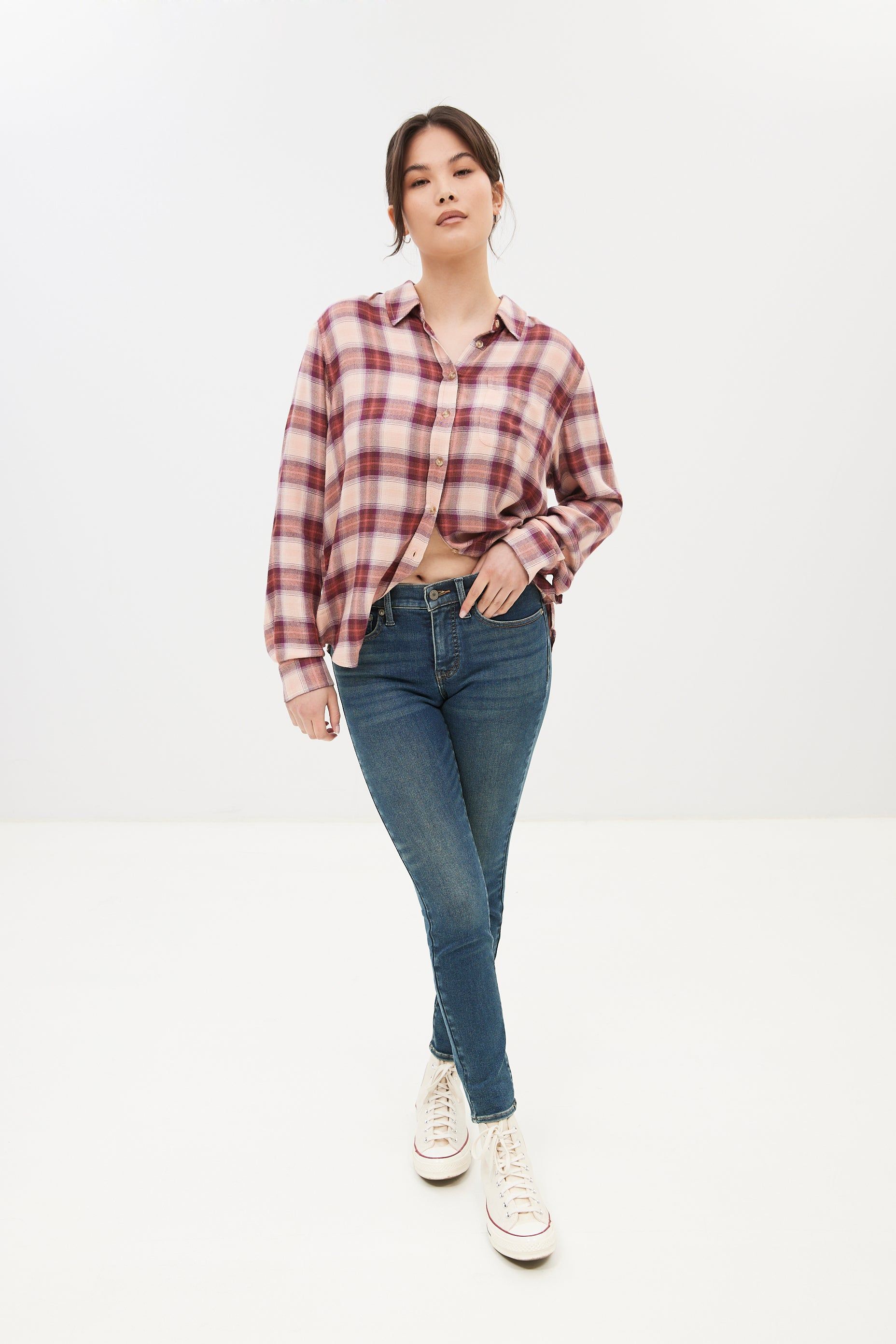 Mid Rise Ava Skinny Jean 31" sold by Bluenotes