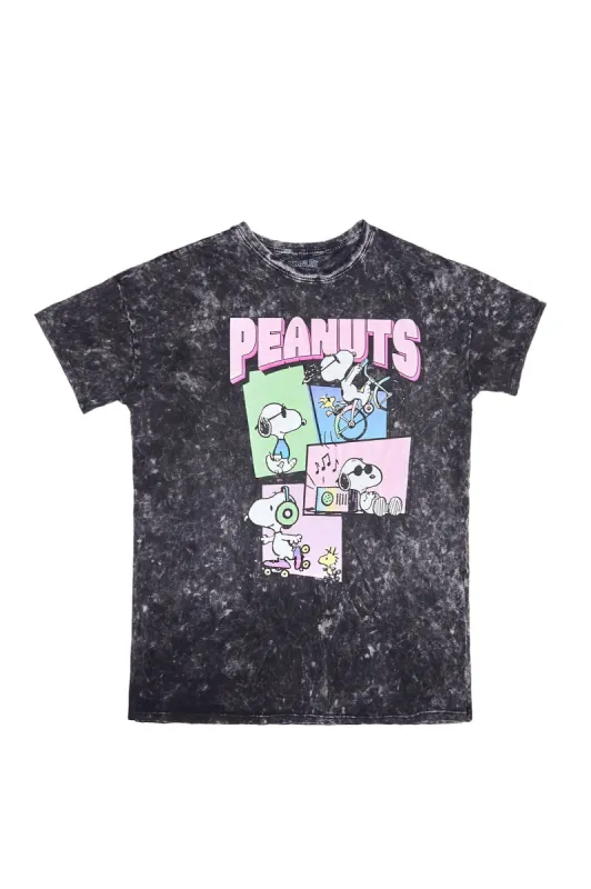 Peanuts Snoopy Graphic Relaxed Tee sold by Bluenotes