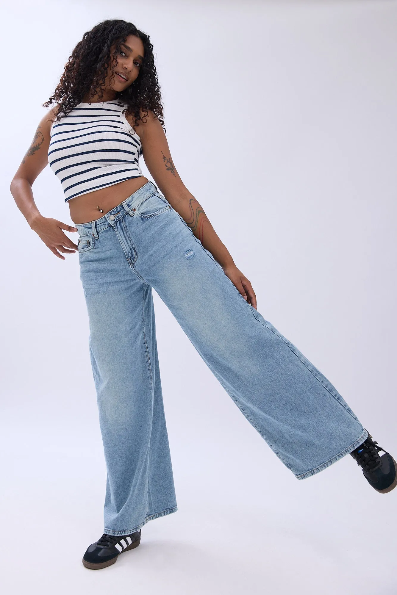 Super High Rise Flowfinity Ultra-Wide Leg Jeans sold by Bluenotes product image thumbnail 4