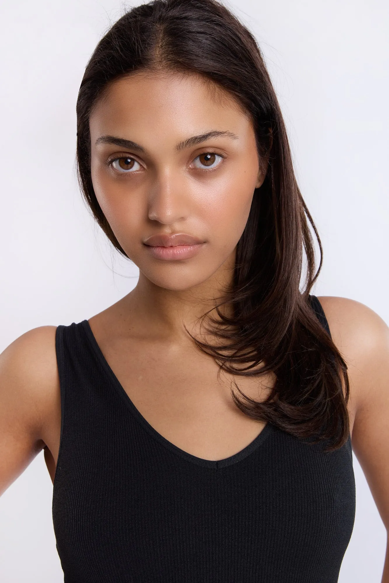 AERO Seamless Ribbed Knit V-Neck Tank Top sold by Bluenotes product image thumbnail 3
