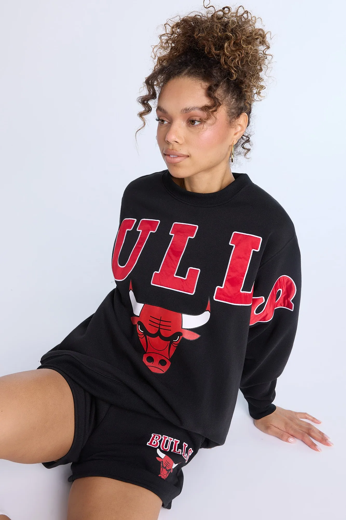 Chicago Bulls Graphic Crew Neck Oversized Sweatshirt sold by Bluenotes product image thumbnail 3