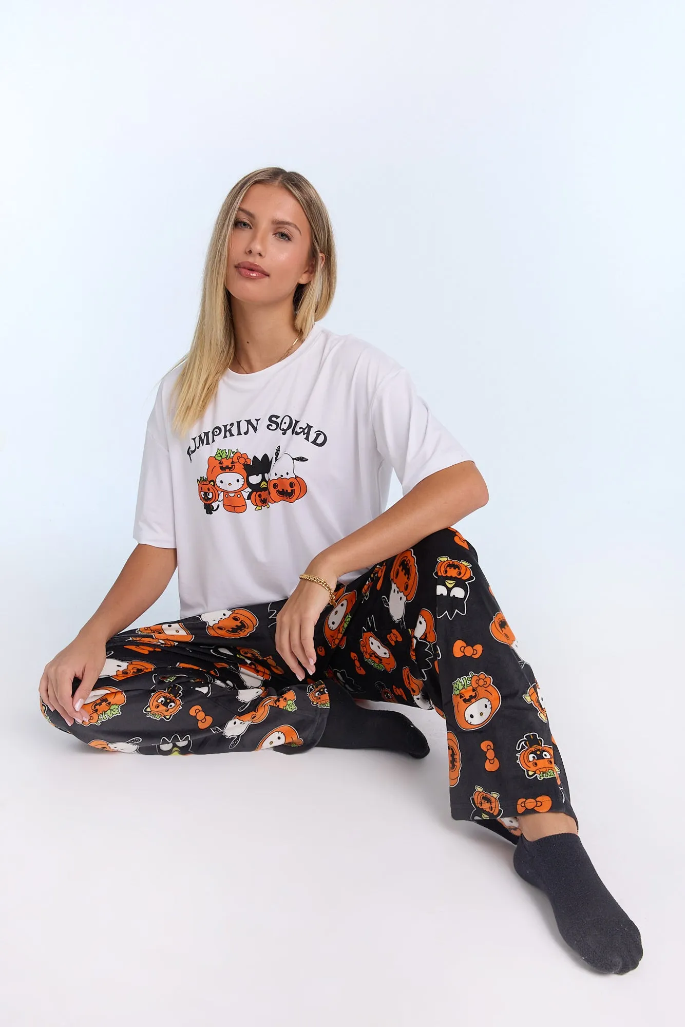 Hello Kitty And Friends Pumpkin Squad Super Soft Pajama Tee And Velour Pajama Pants 2-Piece Set sold by Bluenotes product image thumbnail 5