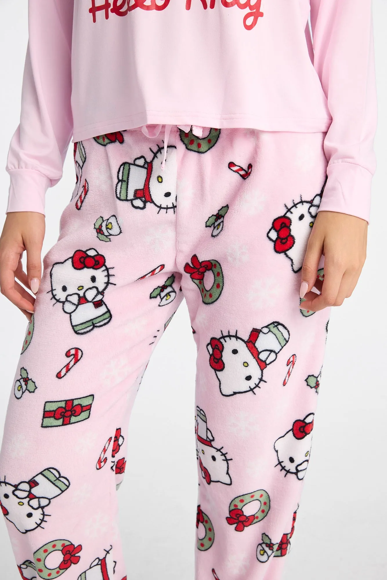 Hello Kitty Snowflakes Long Sleeve Pajama Top And Plush Pajama Pants 2-Piece Set sold by Bluenotes product image thumbnail 3