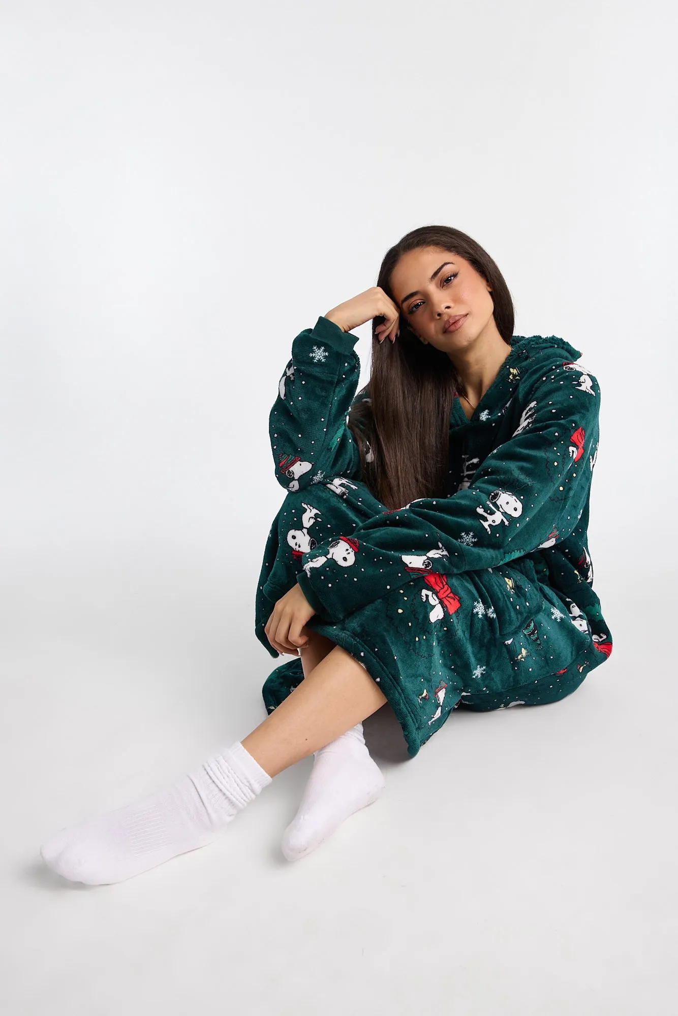 Peanuts Snoopy Wreath Printed Oversized Blanket Hoodie sold by Bluenotes product image thumbnail 5