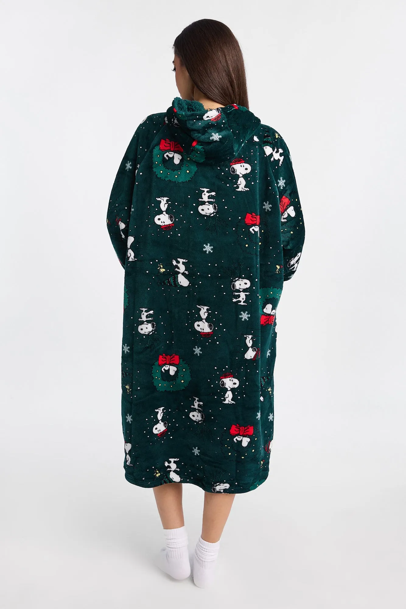 Peanuts Snoopy Wreath Printed Oversized Blanket Hoodie sold by Bluenotes product image thumbnail 3