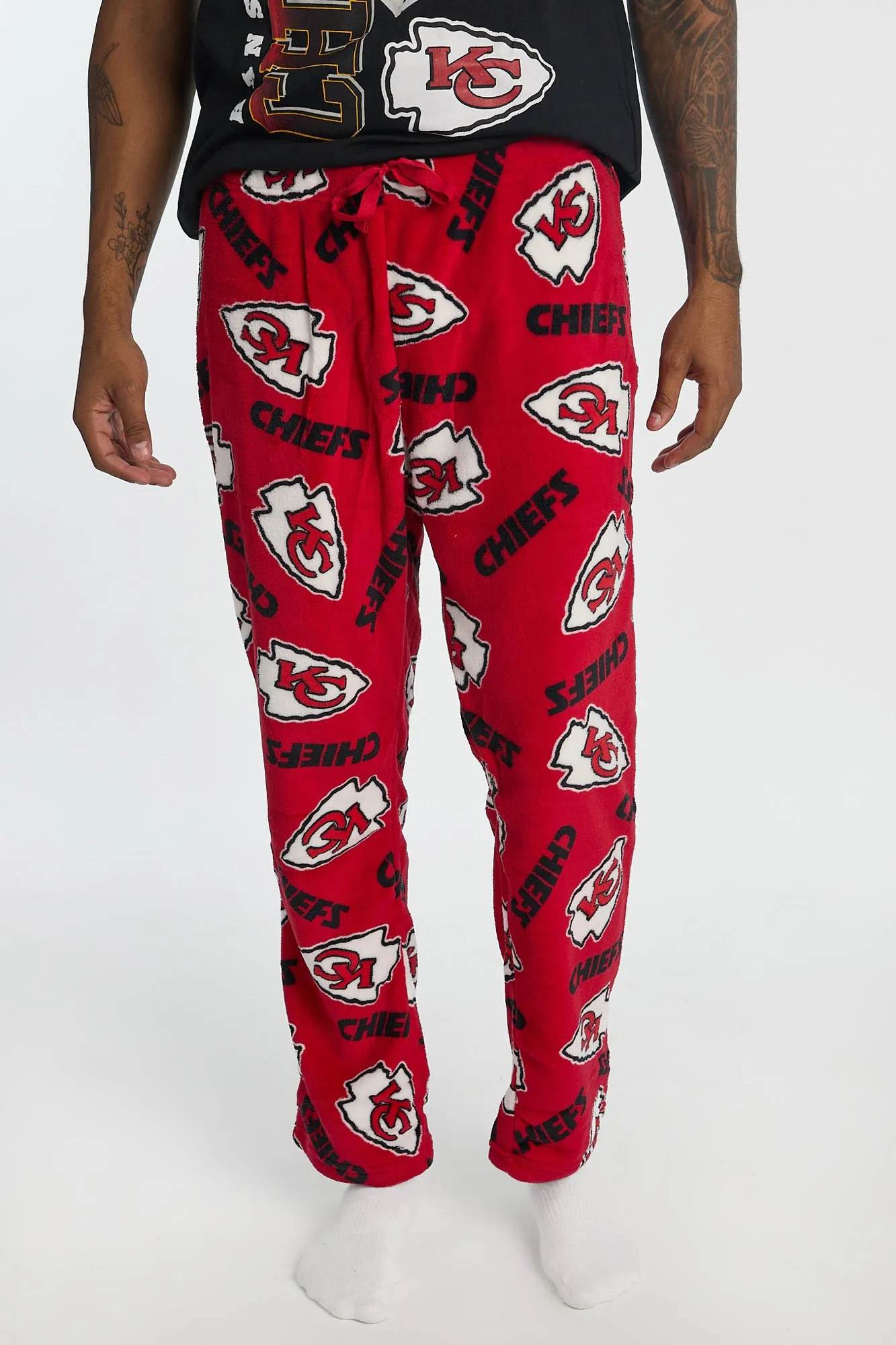 Kansas City Chiefs Graphic Tee And Plush Pants Pajama 2-Piece Set sold by Bluenotes product image thumbnail 4