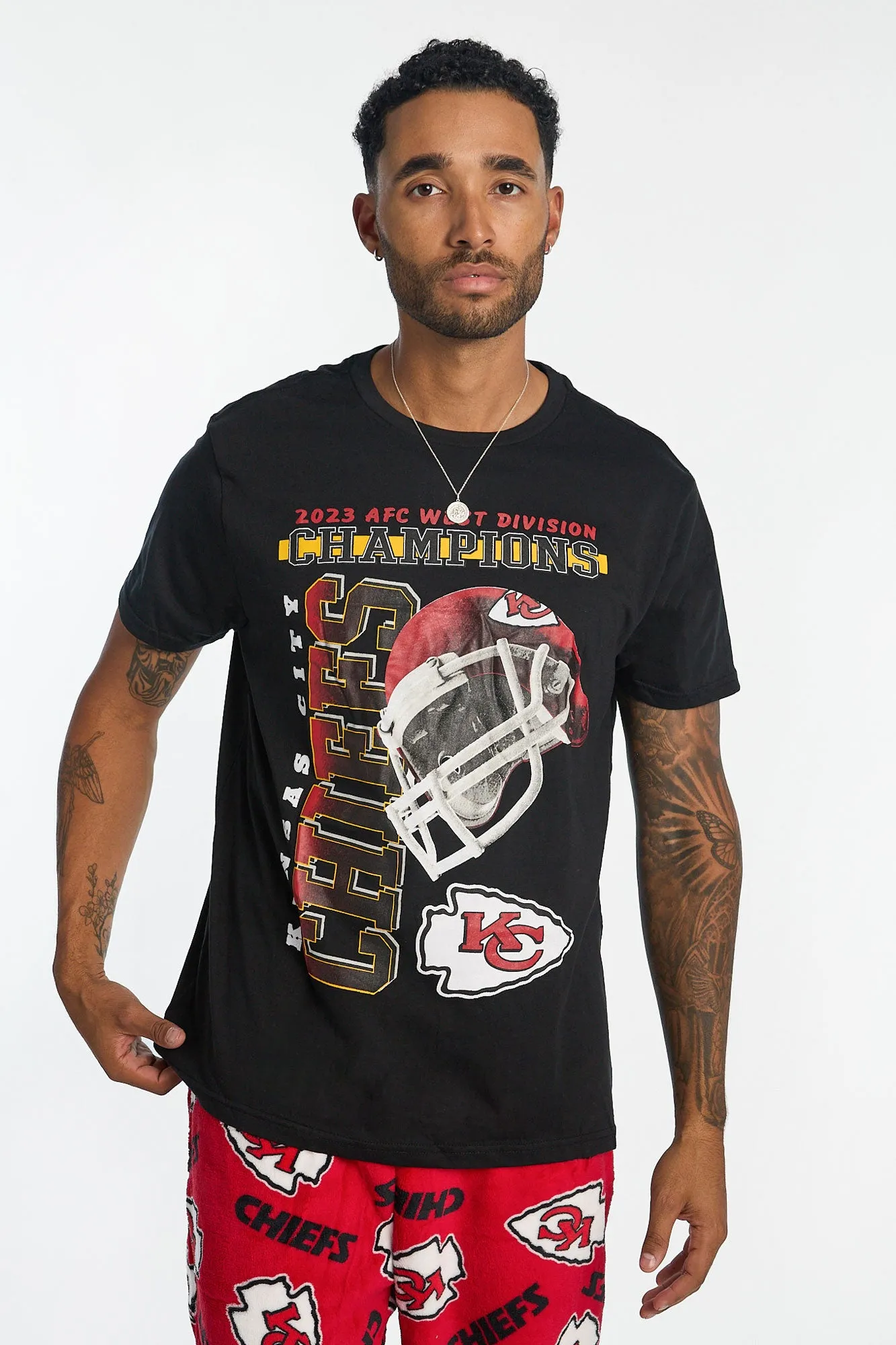 Kansas City Chiefs Graphic Tee And Plush Pants Pajama 2-Piece Set sold by Bluenotes product image thumbnail 2