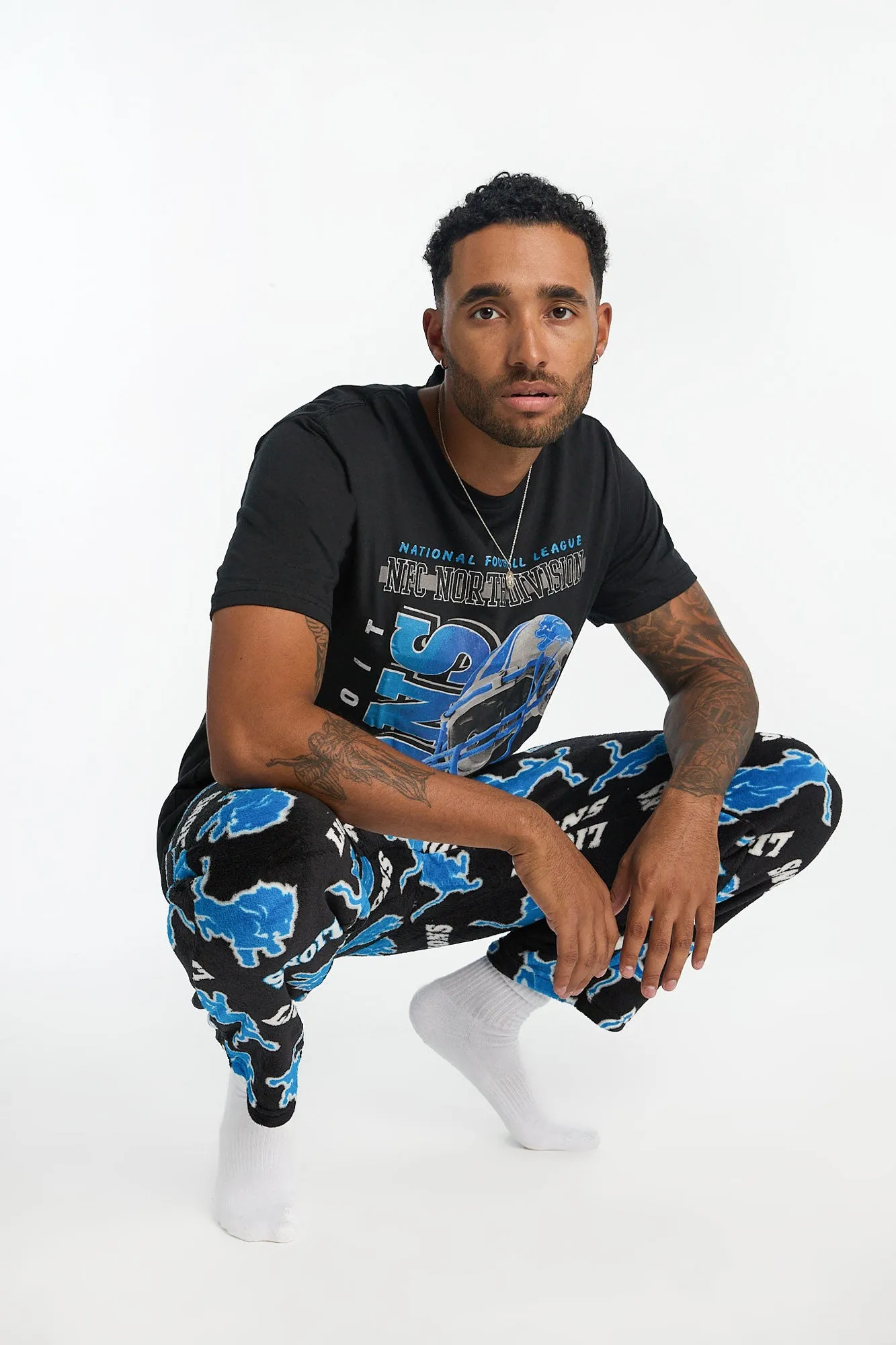 Detroit Lions Graphic Tee And Plush Pants Pajama 2-Piece Set sold by Bluenotes product image thumbnail 5