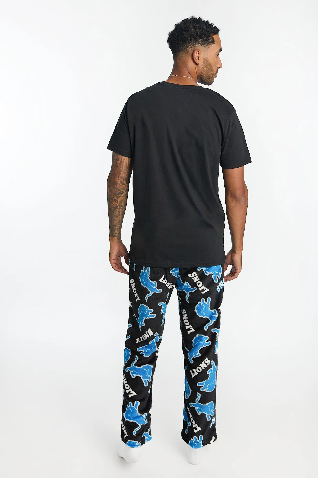 Detroit Lions Graphic Tee And Plush Pants Pajama 2-Piece Set sold by Bluenotes product image thumbnail 4