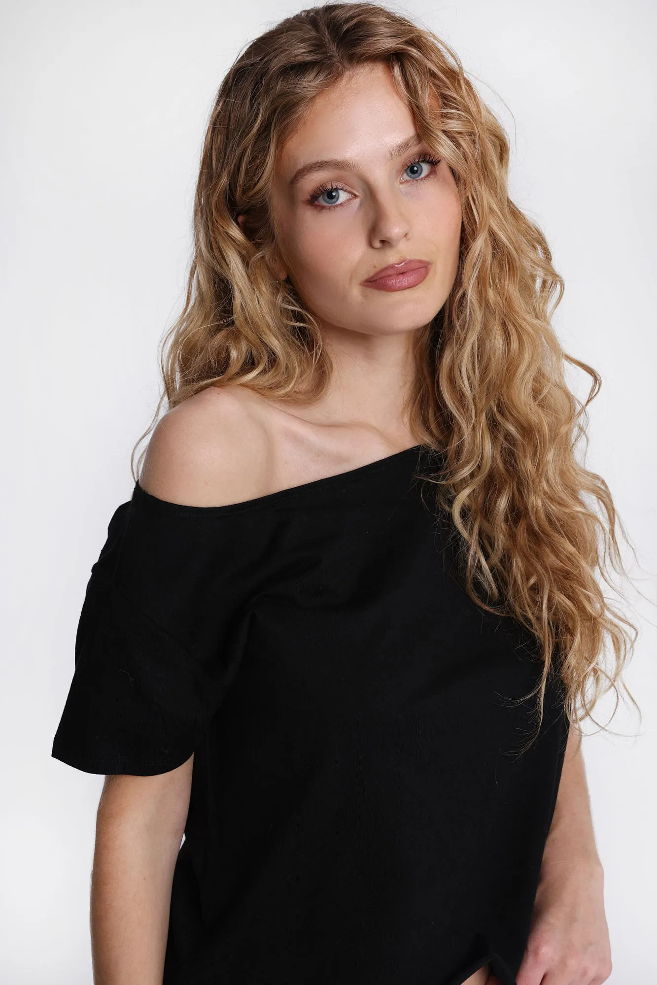 Aéropostale Off-Shoulder Short Sleeve Oversized Tee sold by Bluenotes product image thumbnail 3