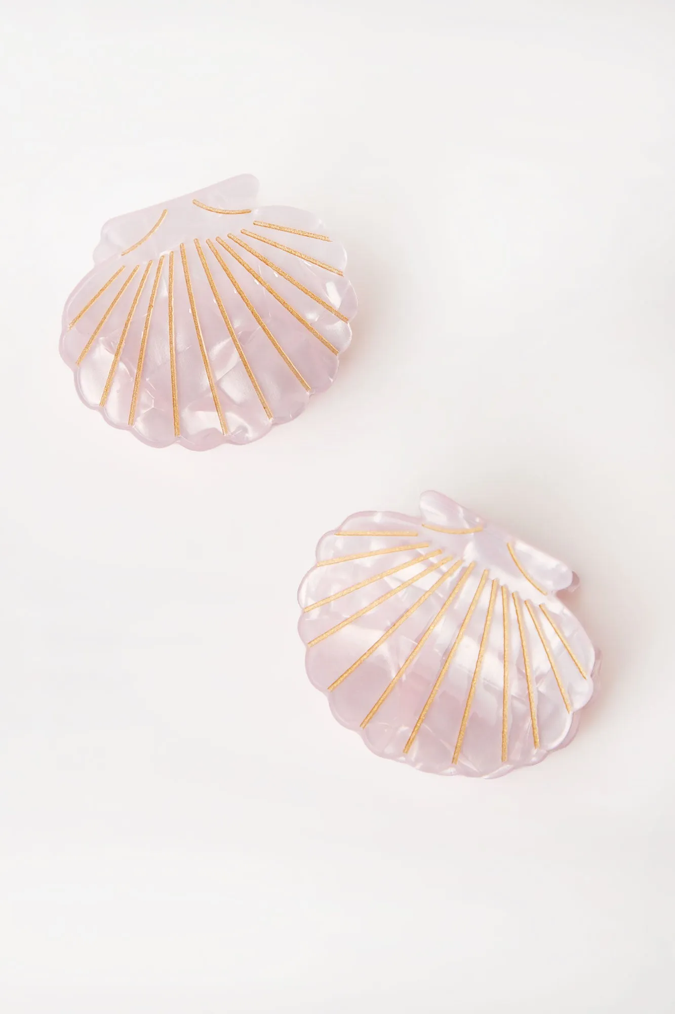 Aéropostale Seashell Clam Claw Clips 2-Pack sold by Bluenotes