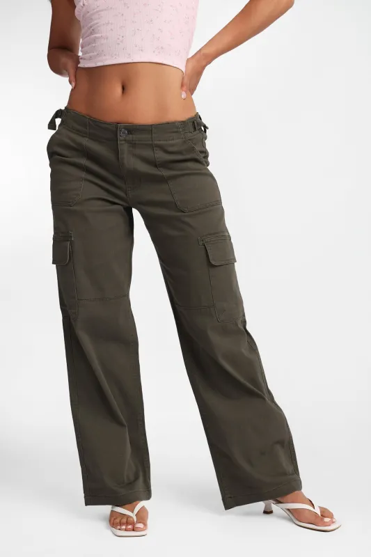 Low Rise Cargo Baggy Twill Pants made by Bluenotes