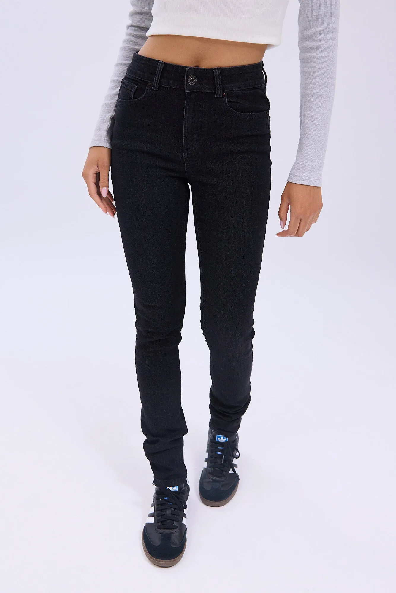 Mid Rise Skinny Jean sold by Bluenotes