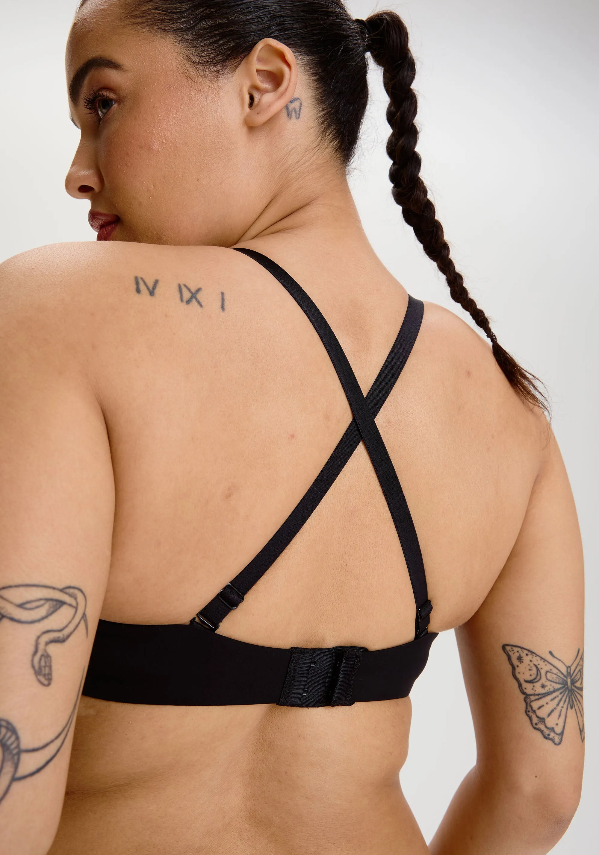 the no-show lightly lined wireless bra sold by Blush product image thumbnail 5