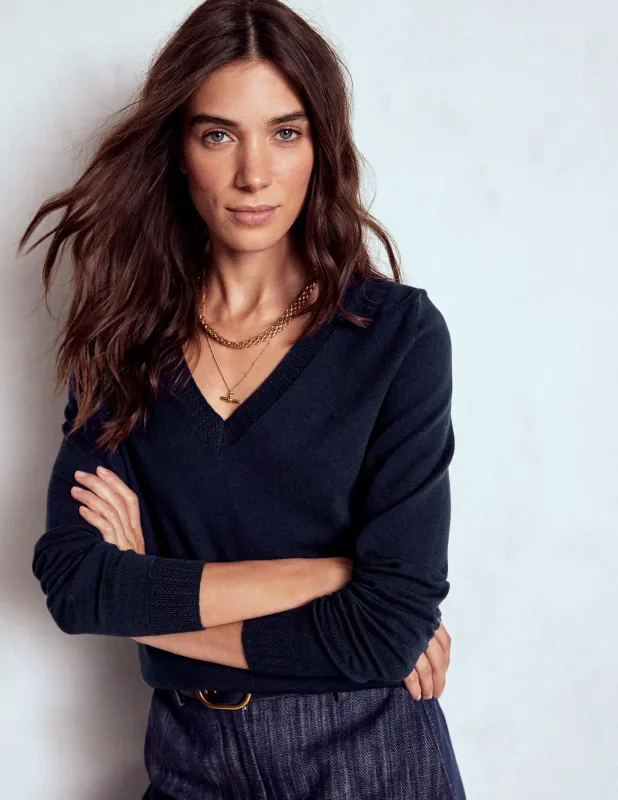 Emilia Baumwollpullover mit V-Ausschnitt-Marineblaue made by Boden