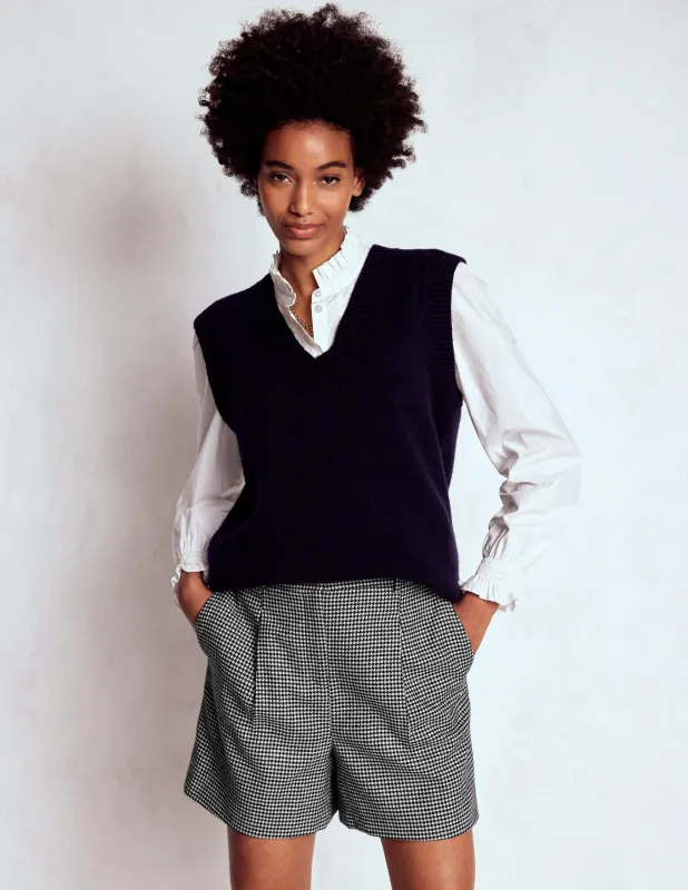 Taillierte Wollshorts-Schwarz und Naturweiß Hahnentrittmuster sold by Boden