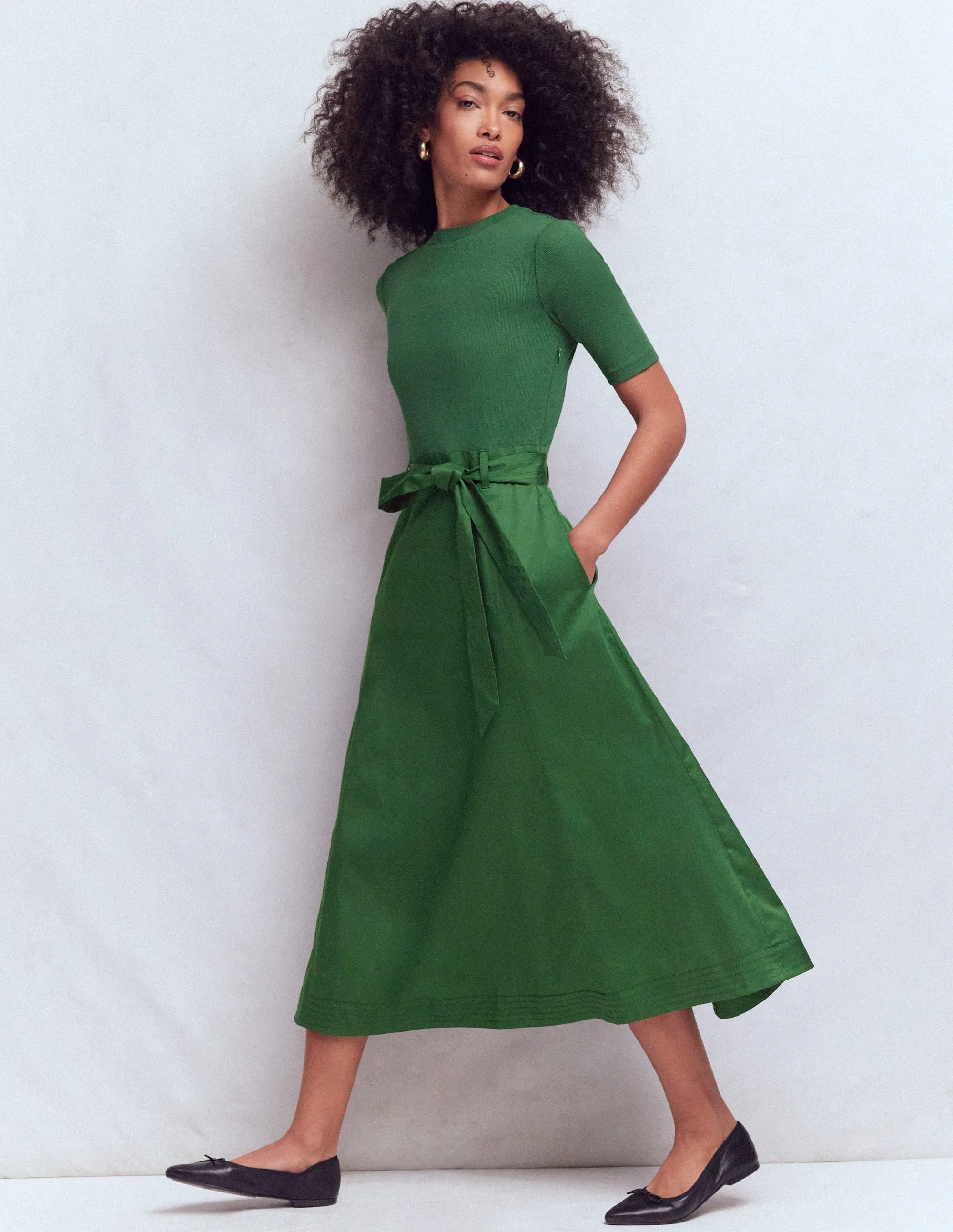 Kleid aus Materialmix mit Rundhalsausschnitt-Promenadengrün sold by Boden