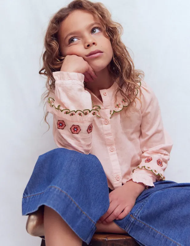 Bluse mit Rüschenpasse-Lotus Stickerei made by Boden