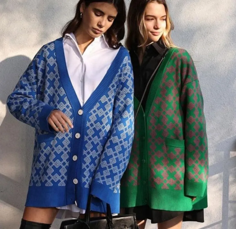 Buttons V-neck Checkered Knitted Long Sleeve Sweater Cardigan With Pocket made by Body Central