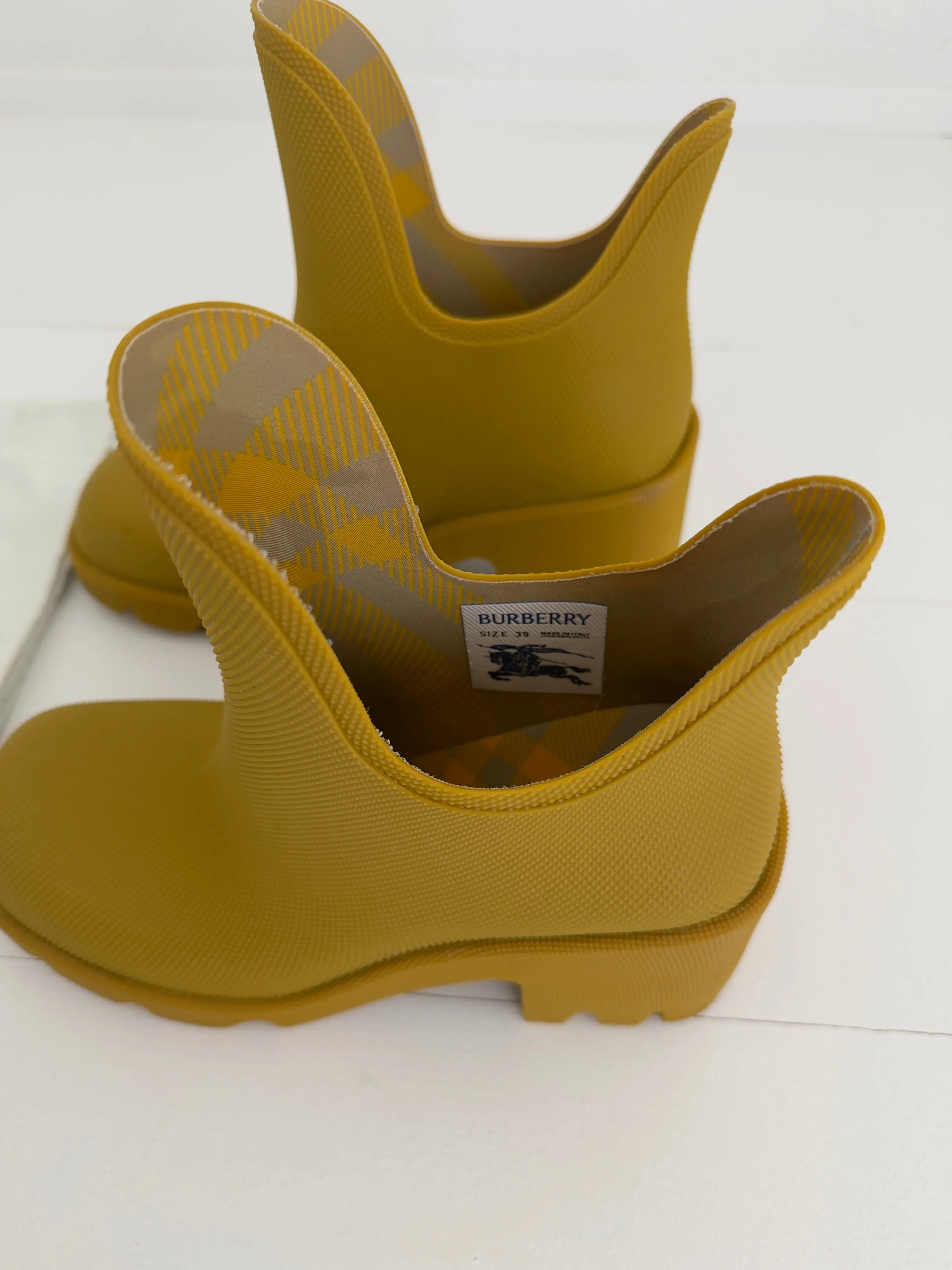 Burberry Rubber Boots, Size 8.5 sold by Boheme product image thumbnail 2