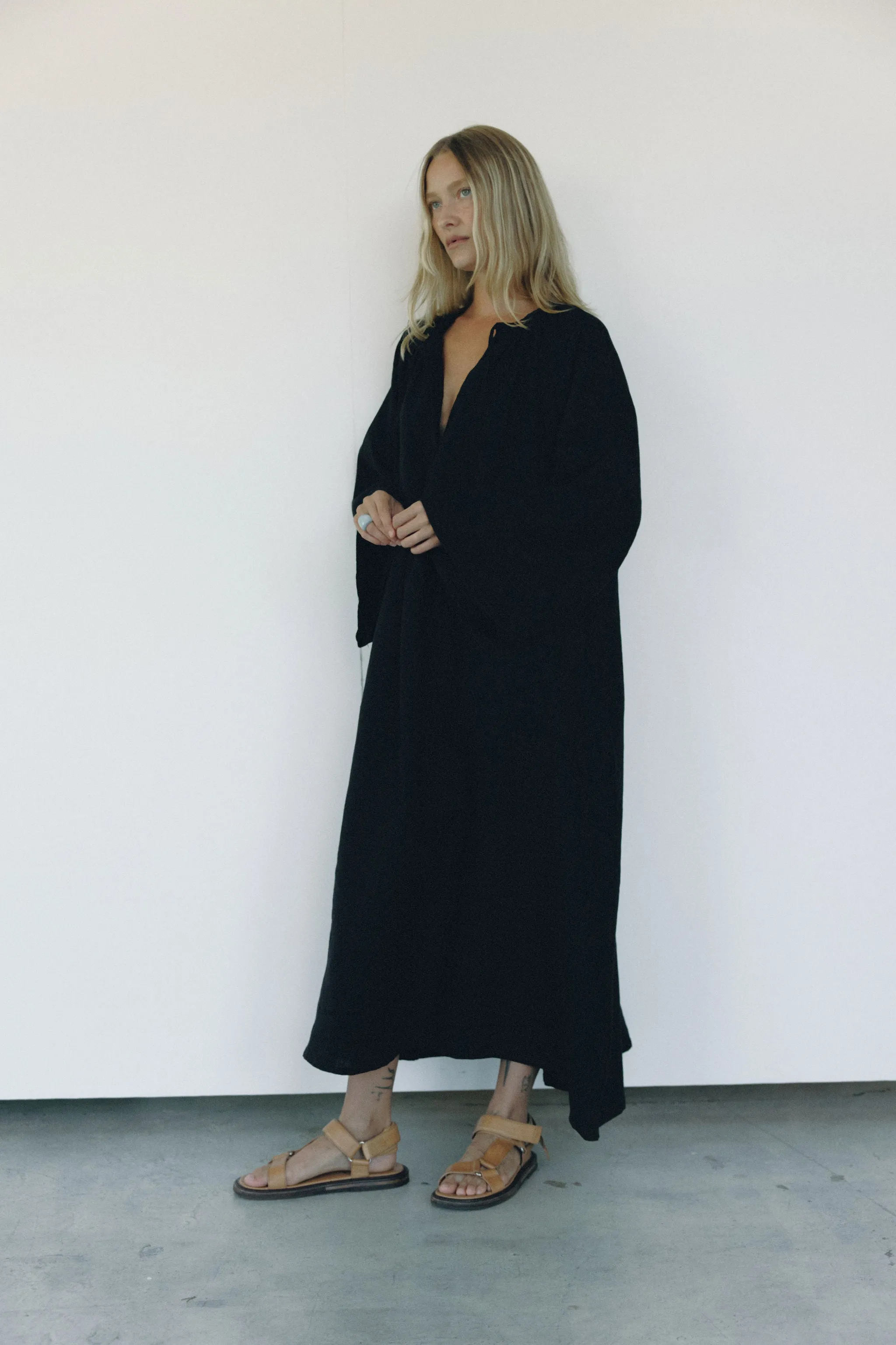 The Dress - Black sold by Boheme product image thumbnail 3