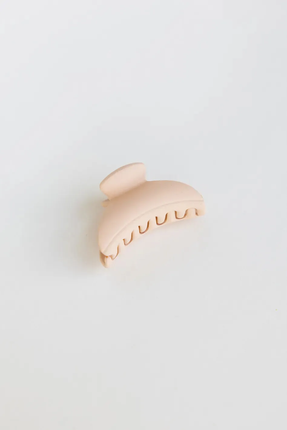 Matte Claw Clip in Pink sold by bohme