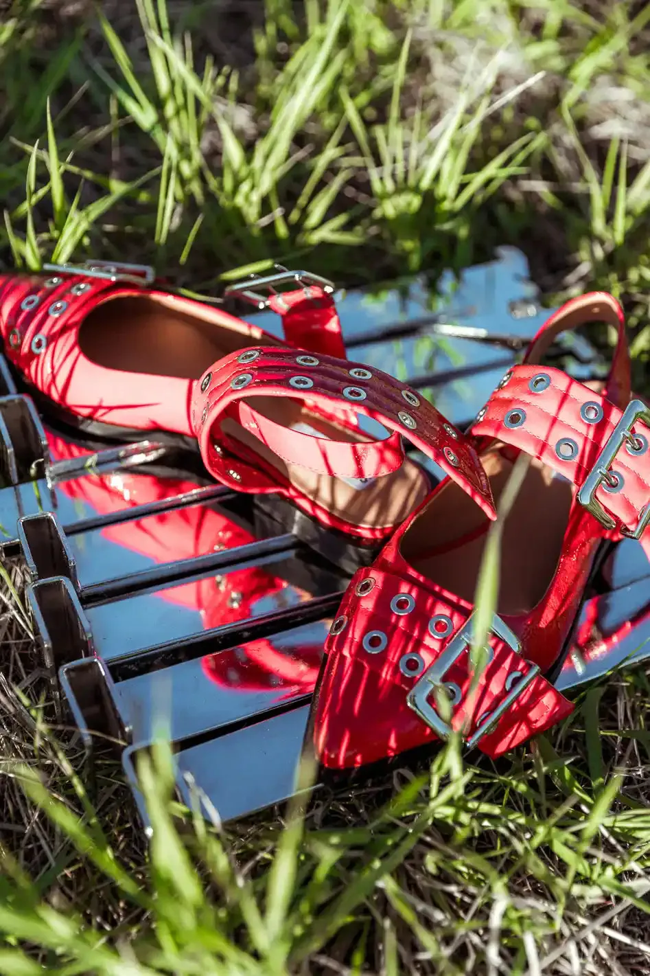 Steve Madden Graya Flats in Red sold by bohme product image thumbnail 2