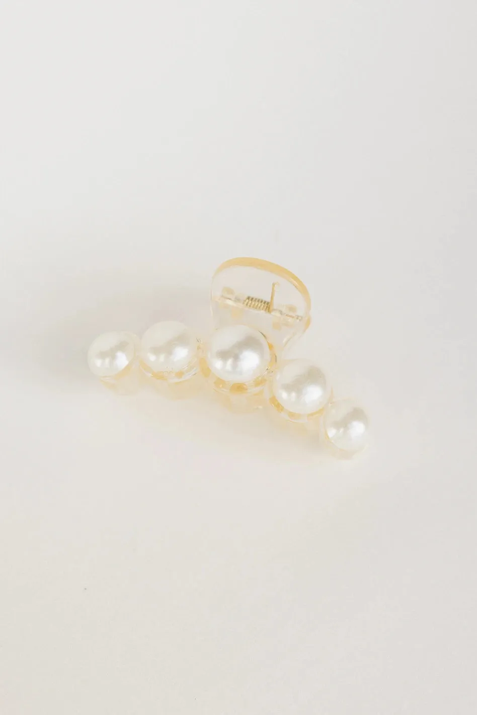 Oversized Pearl Claw Clip in Medium sold by bohme