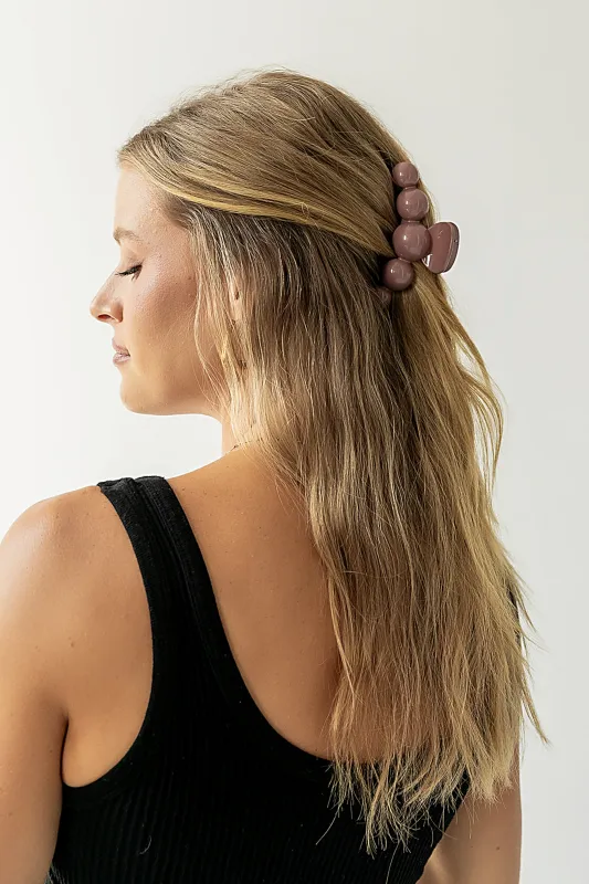 Pearl Claw Clip in Pink sold by bohme