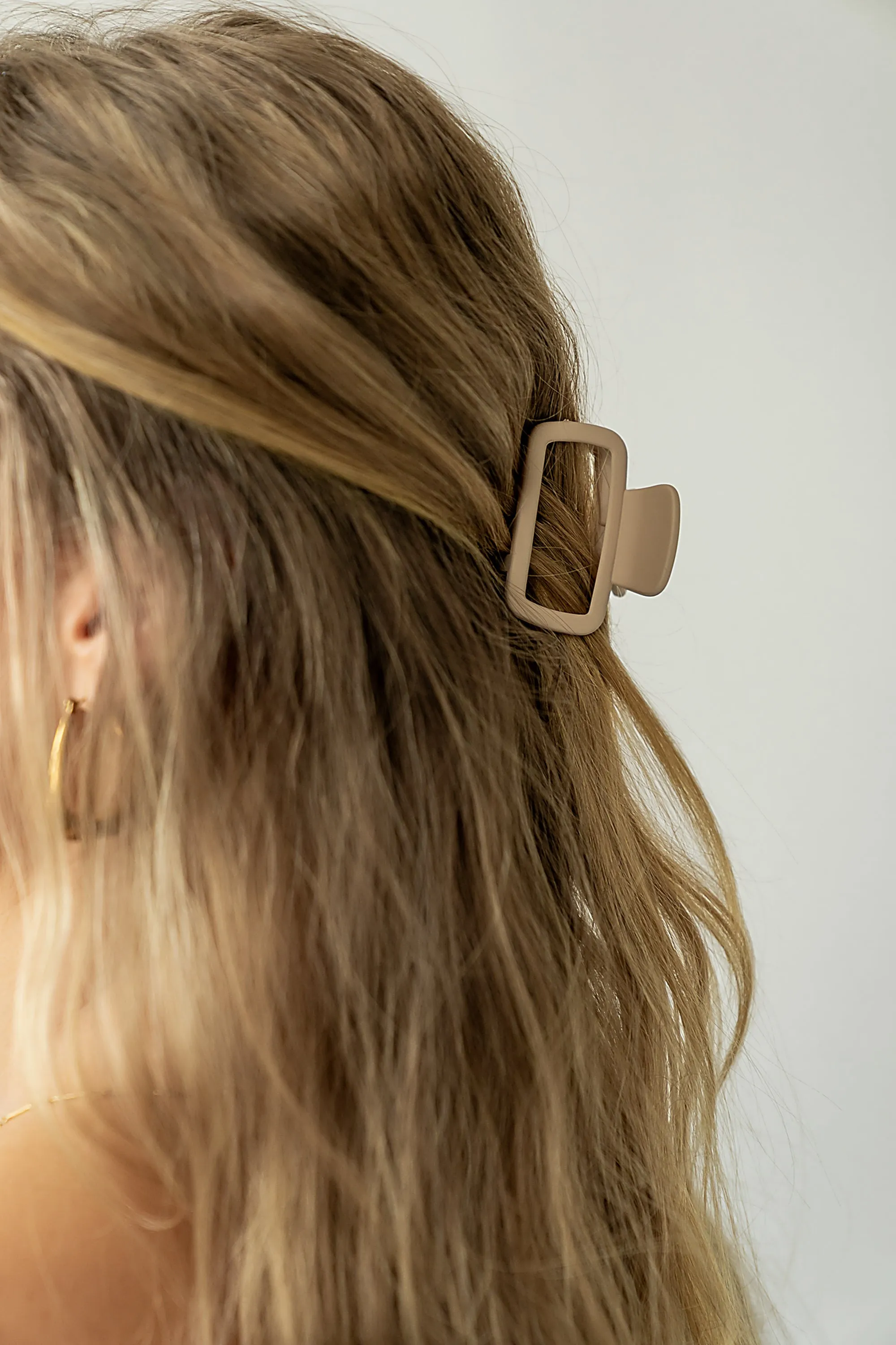 Tati Cutout Claw Clip in Beige sold by bohme product image thumbnail 3