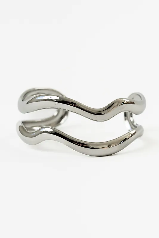Quinny Abstract Cuff in Silver made by bohme