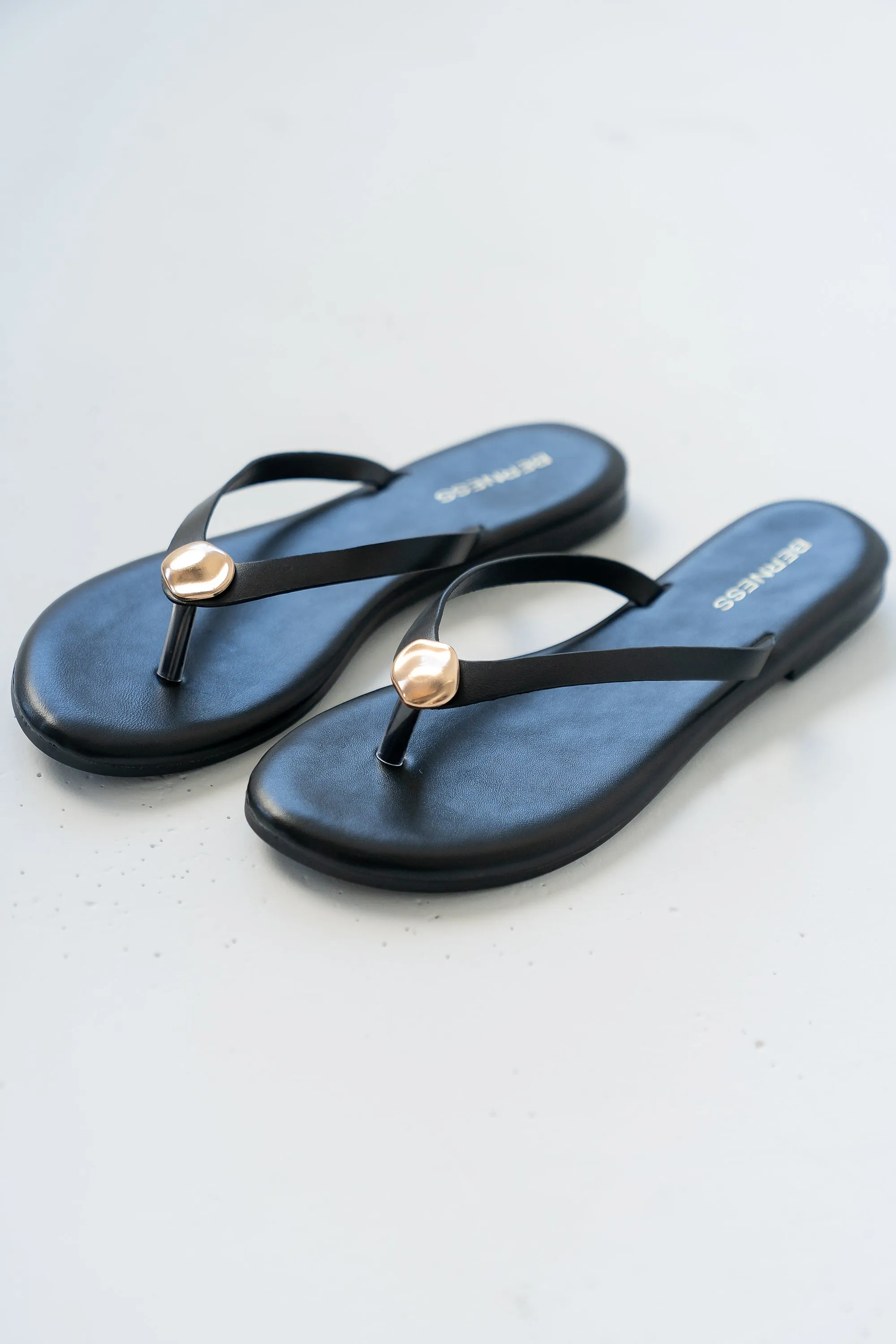 Kellen Thong Sandal in Black sold by bohme product image thumbnail 2