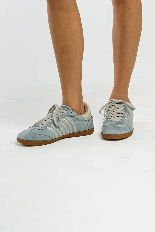 Stevie Striped Sneaker in Blue made by bohme