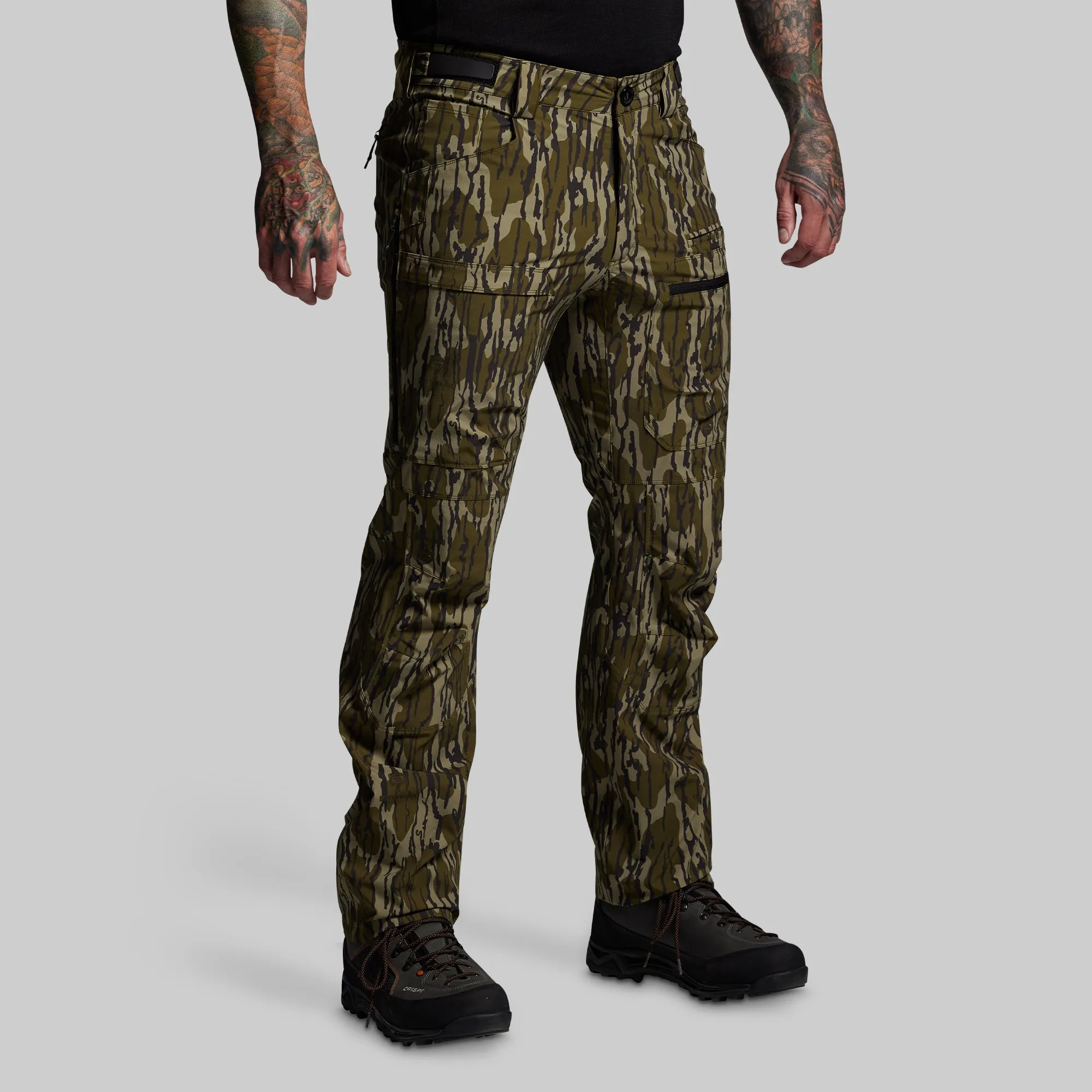 Men's Frontier Pant Light 2.0 (Mossy Oak® Original Bottomland® 2025) sold by Born Primitive