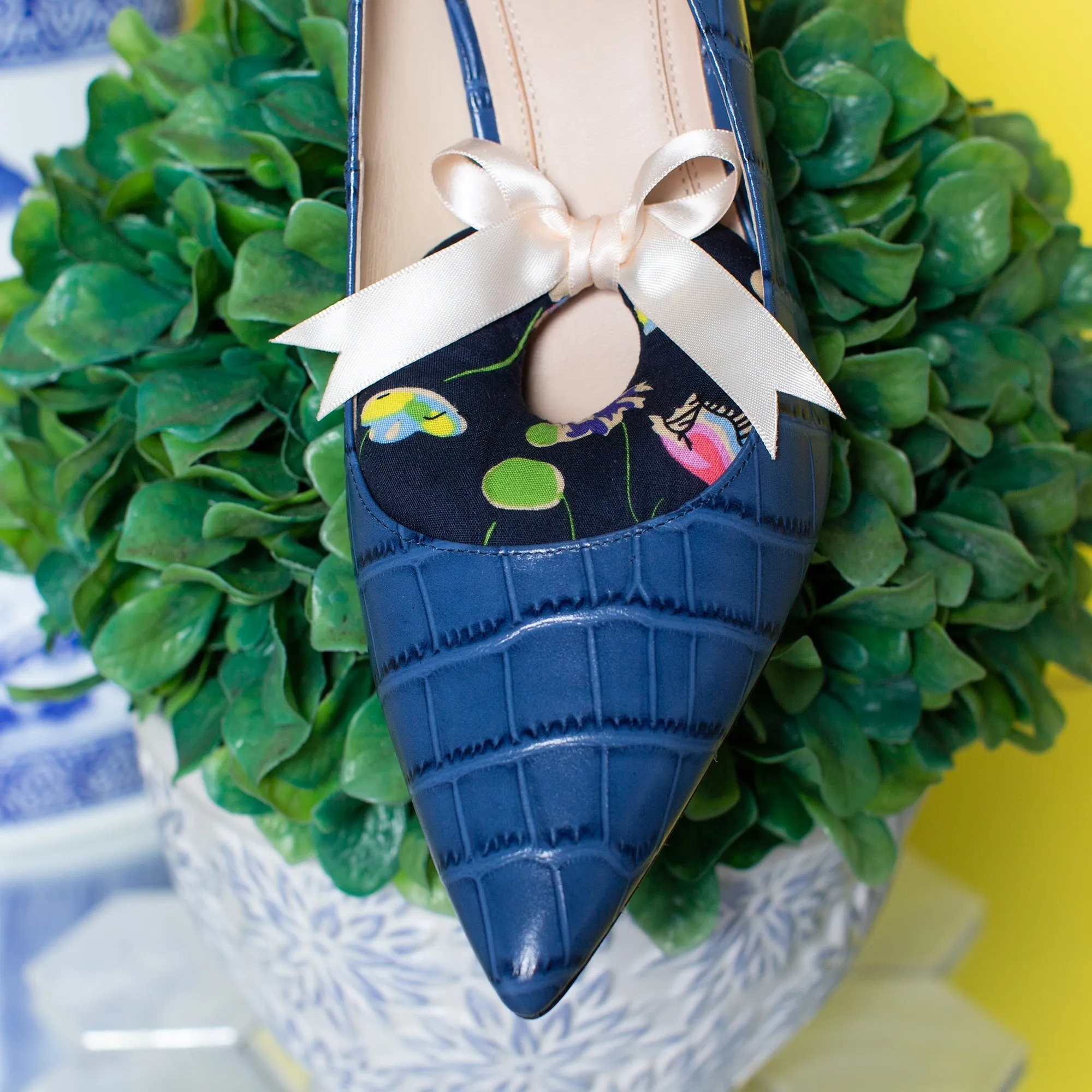 Midnight Bloom Shoe Stuffer Inserts sold by Boston Proper product image thumbnail 4