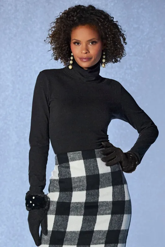 So Sexy Basic T Neck Black made by Boston Proper