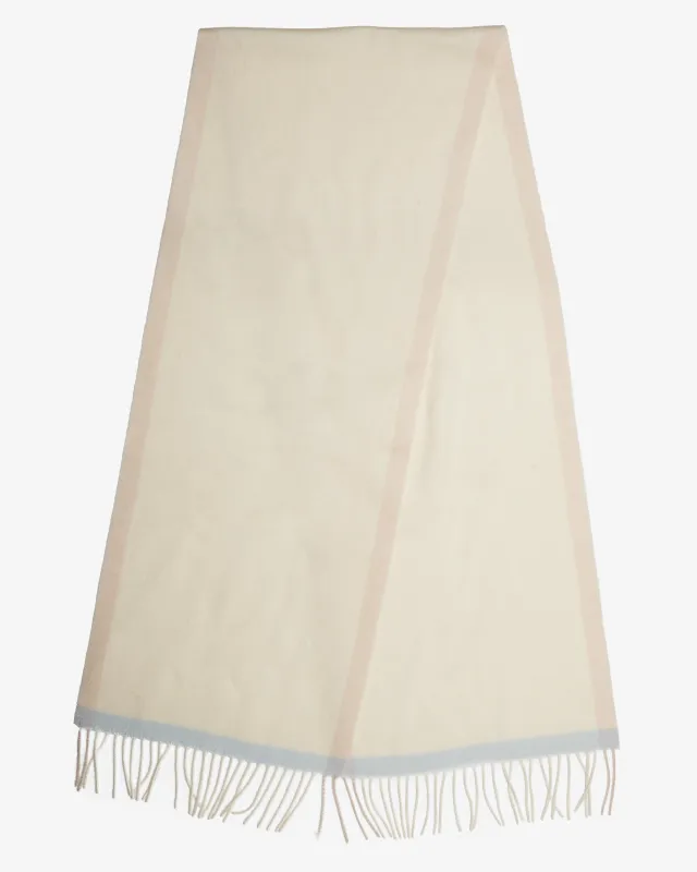 Chelsea in Ivory Blue made by Wyeth