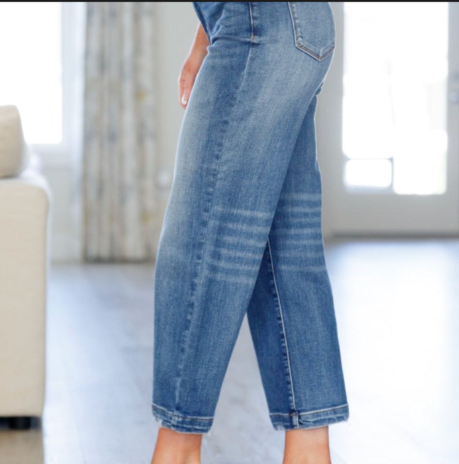 Judy Blue High Waist Vintage Wash Wide Leg Crop Jeans sold by Boujee Boutique product image thumbnail 8