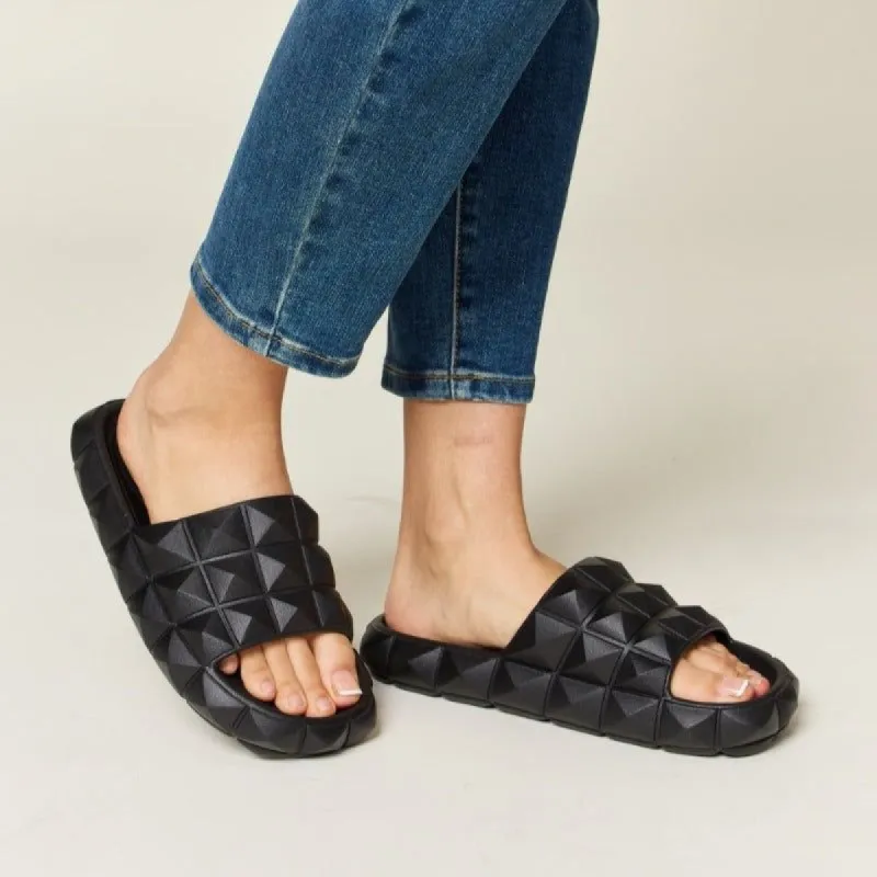 WILD DIVA Black Pyramid Stud Toe Band Footbed Sandals made by Wild Diva