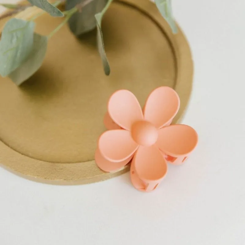 Daisy Claw in Coral sold by Boujee Boutique
