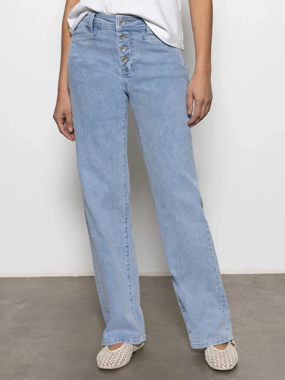 Sanctuary Luna Cuffed Denim Pant - Blue Moonlight sold by Boutique with Grace product image thumbnail 3