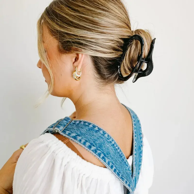 ANDi Hollow Cloud Claw Clip - Black sold by Boutique with Grace