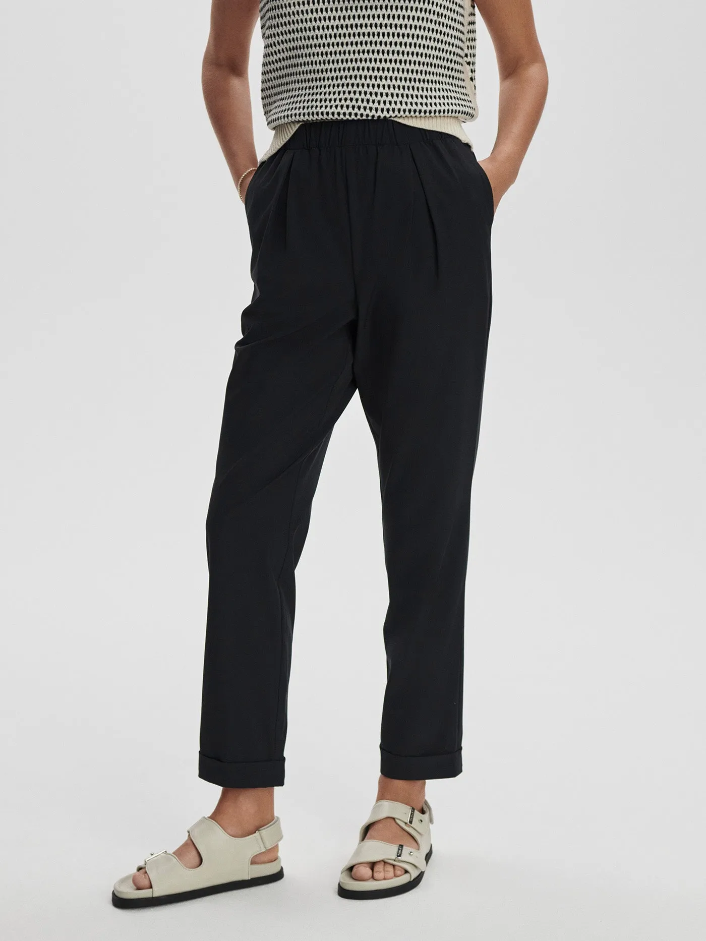 Varley Alana Slim Tapered Cuff Pant 29” - Black sold by Boutique with Grace product image thumbnail 2