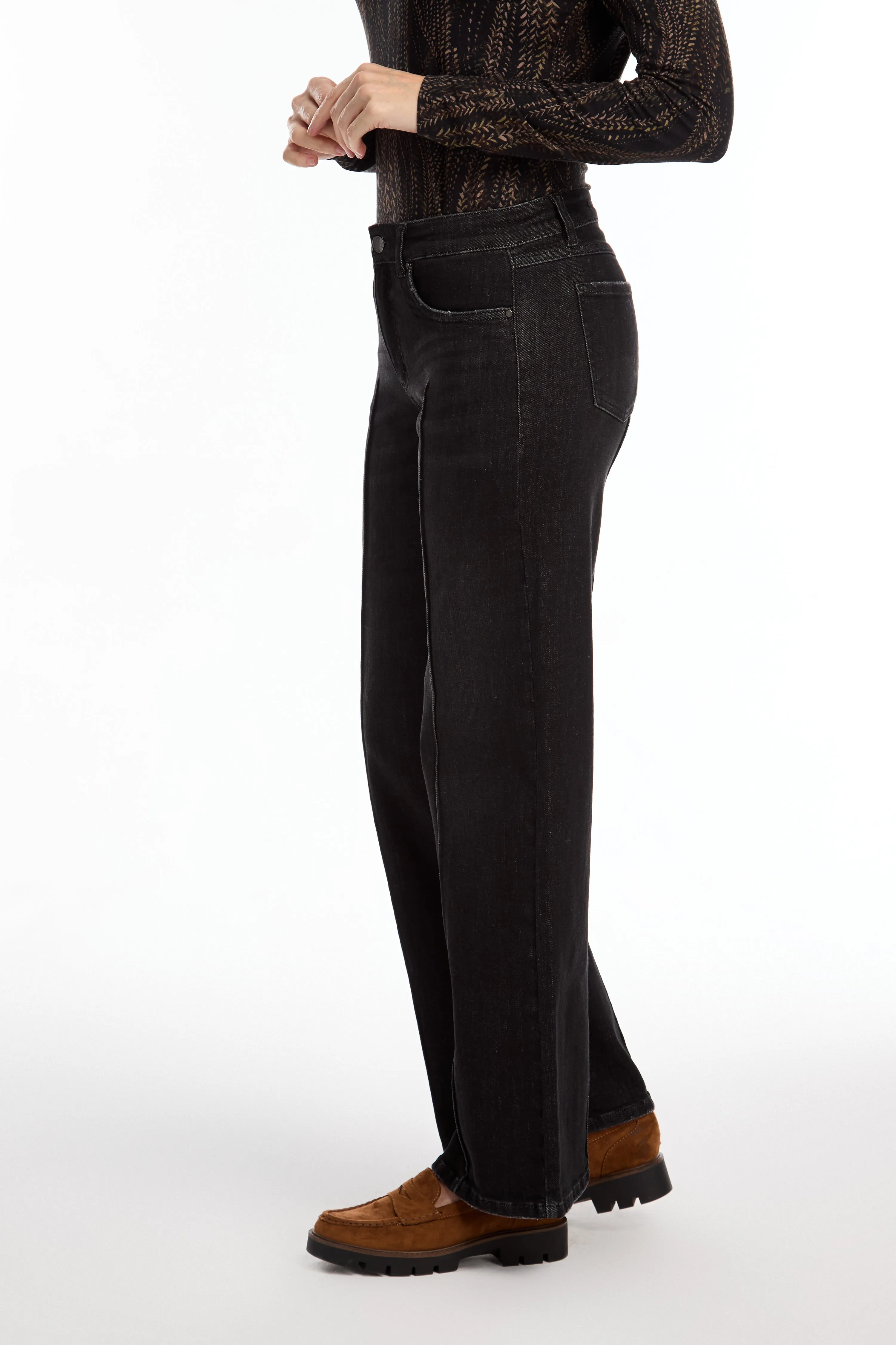 FDJ Olivia Pintuck Wide Leg - Black Wash sold by Boutique with Grace product image thumbnail 5