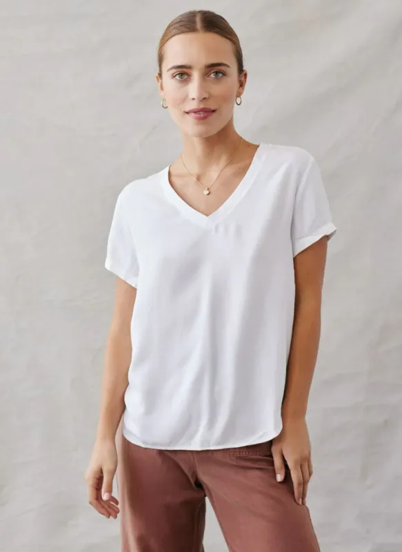Bella Dahl V-Neck T-shirt - White made by Boutique with Grace